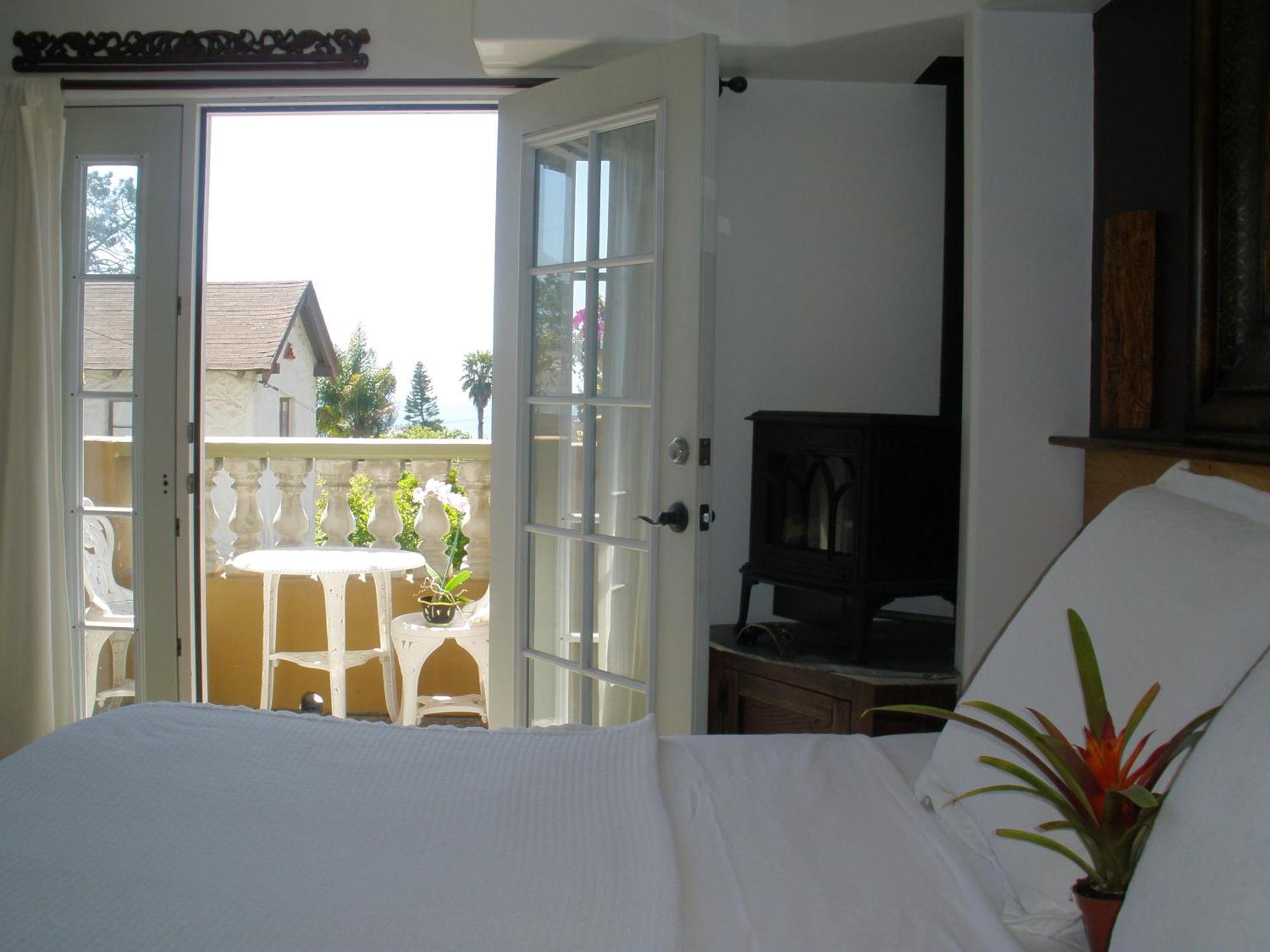 Secret Garden Inn Del Mar Room photo