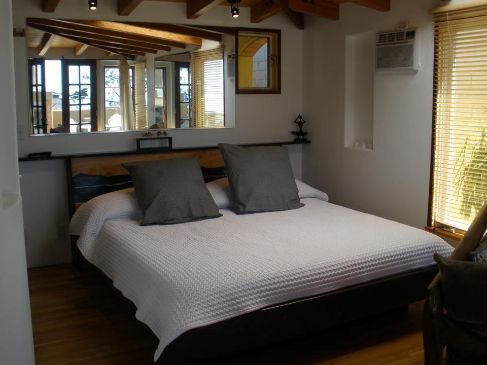 Secret Garden Inn Del Mar Room photo