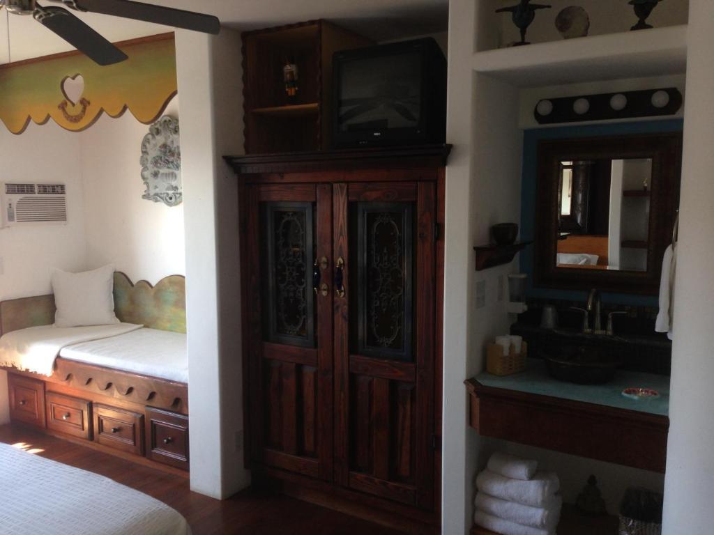 Secret Garden Inn Del Mar Room photo