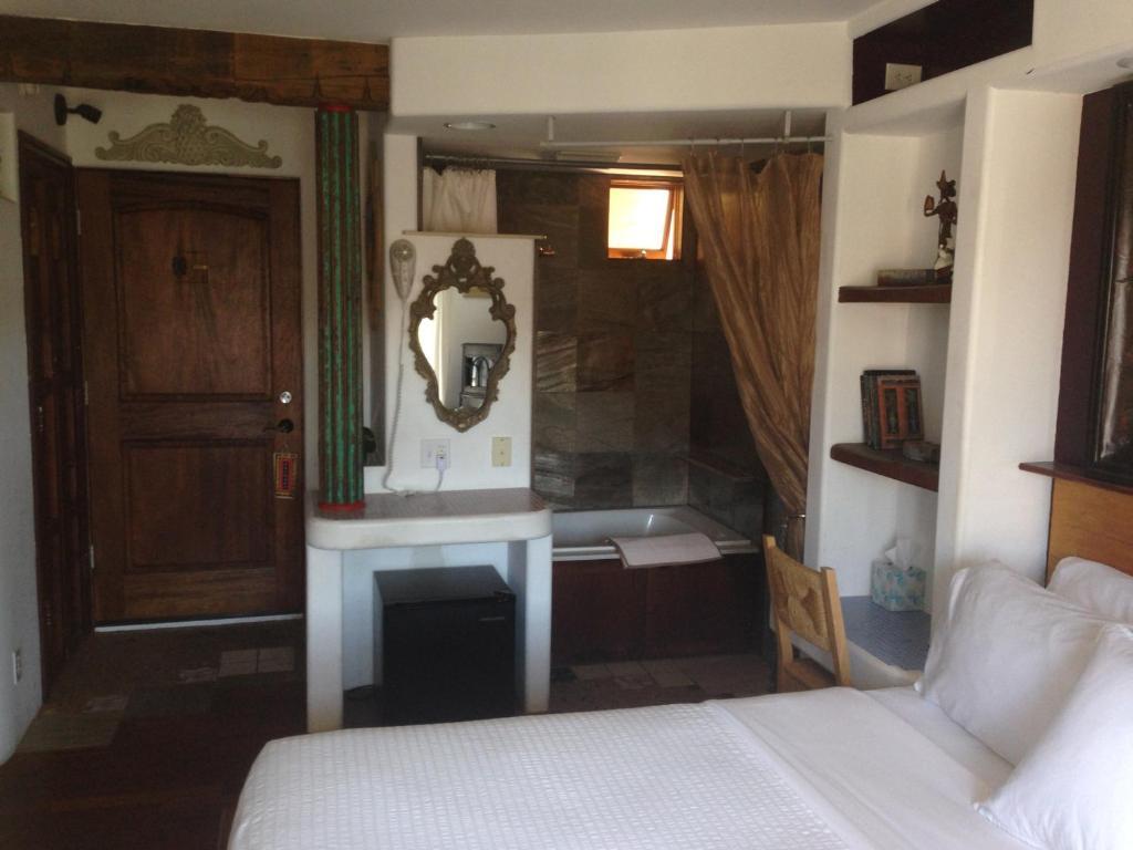 Secret Garden Inn Del Mar Room photo
